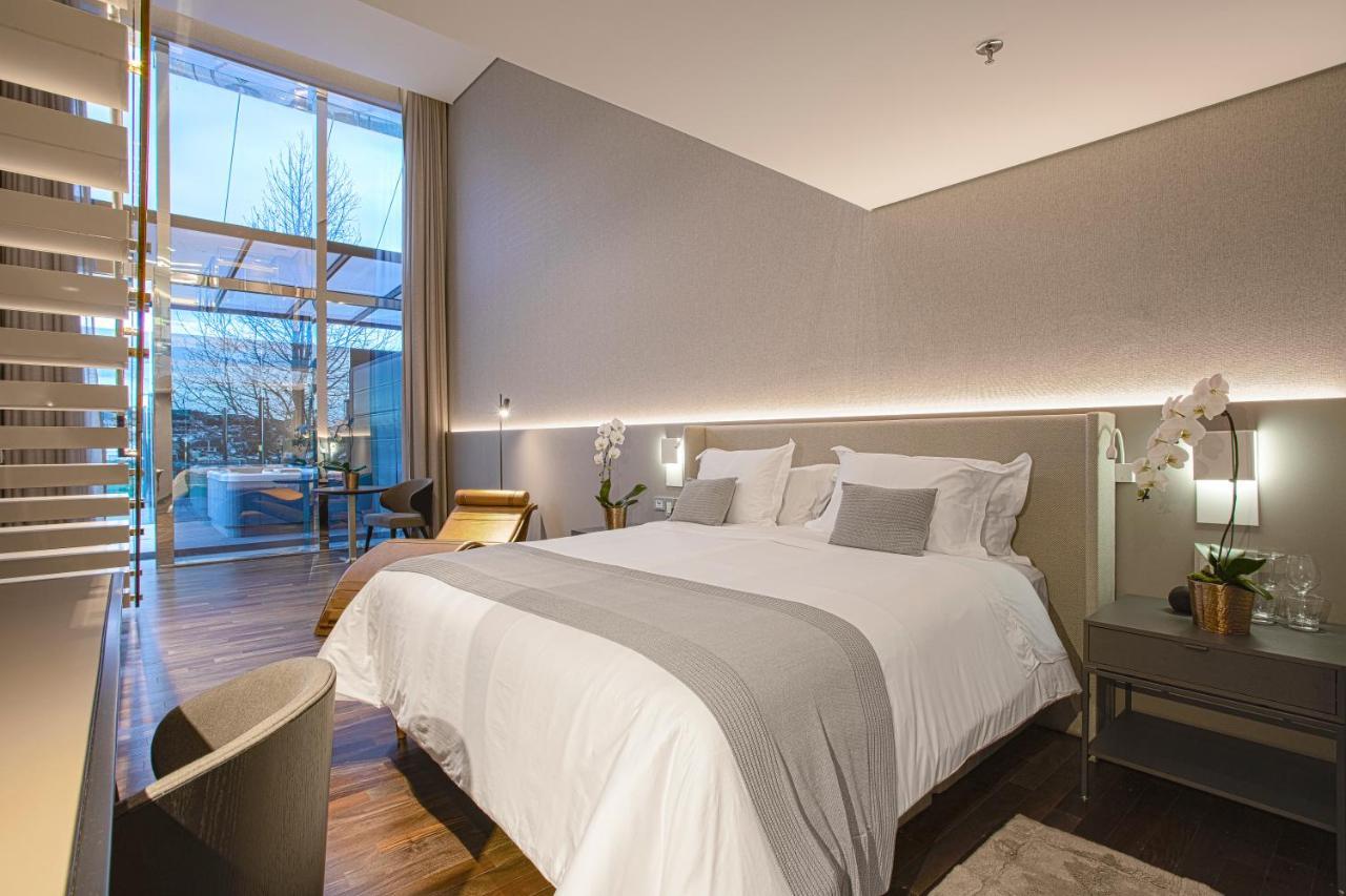 Suryaa Hotel Pinhais, Curio Collection By Hilton Экстерьер фото