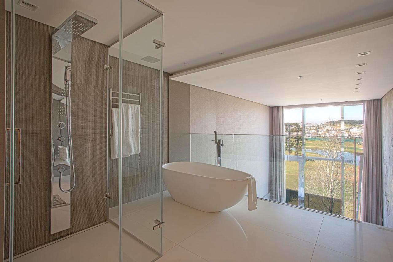 Suryaa Hotel Pinhais, Curio Collection By Hilton Экстерьер фото