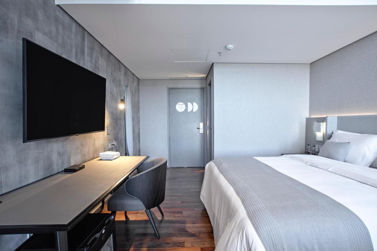 Suryaa Hotel Pinhais, Curio Collection By Hilton Экстерьер фото