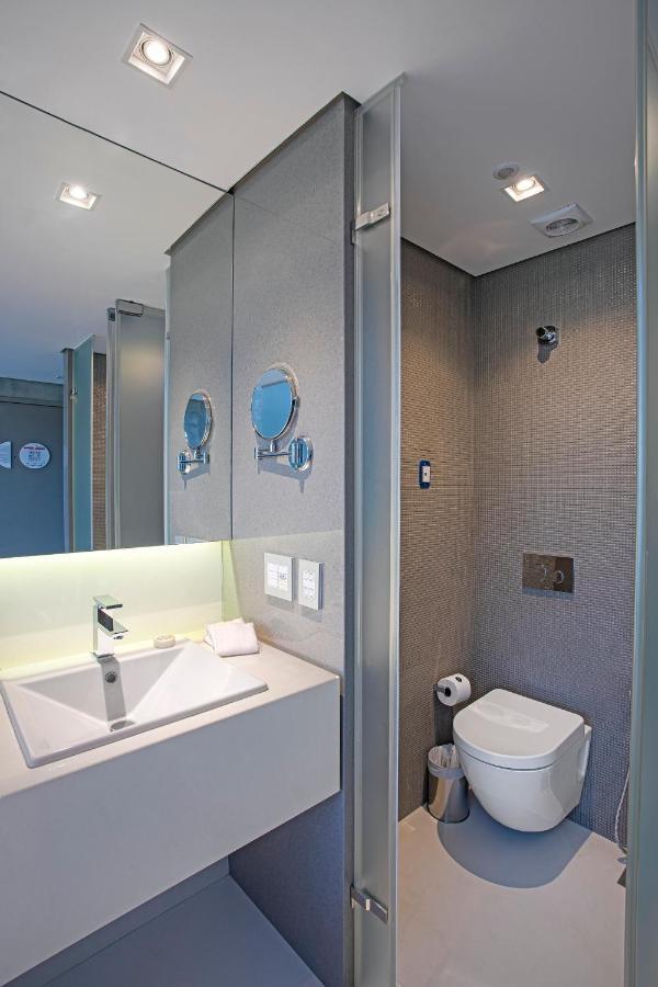 Suryaa Hotel Pinhais, Curio Collection By Hilton Экстерьер фото