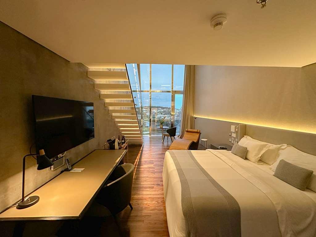 Suryaa Hotel Pinhais, Curio Collection By Hilton Удобства фото